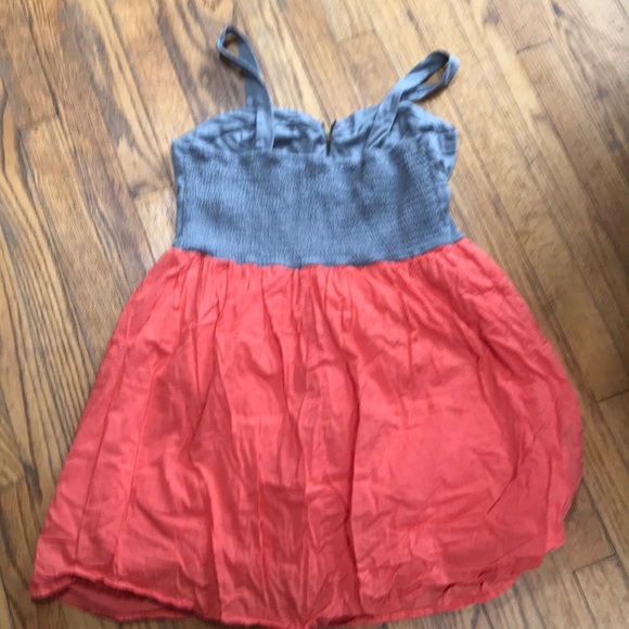 Spring dress - Picture 2 of 3